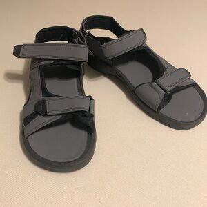 Men’s Sandals NWOT
